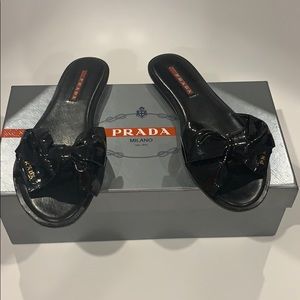 Authentic Prada Patent bow slides black size 36.5